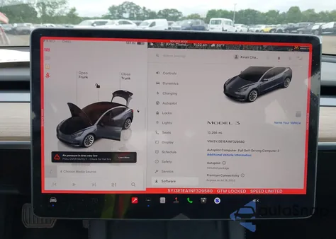2022 Tesla Model 3 Rear-Wheel Drive z USA, uszkodzony, nr VIN 5YJ3E1EA1NF329580